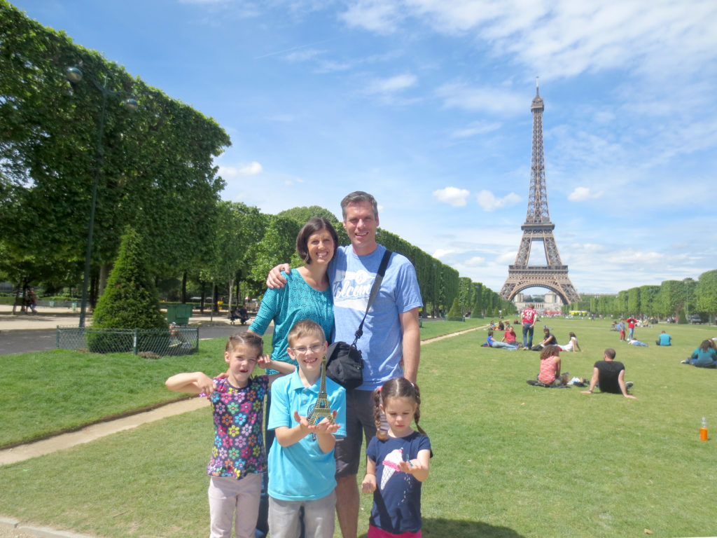 Family of 6 visits Eiffel Tower