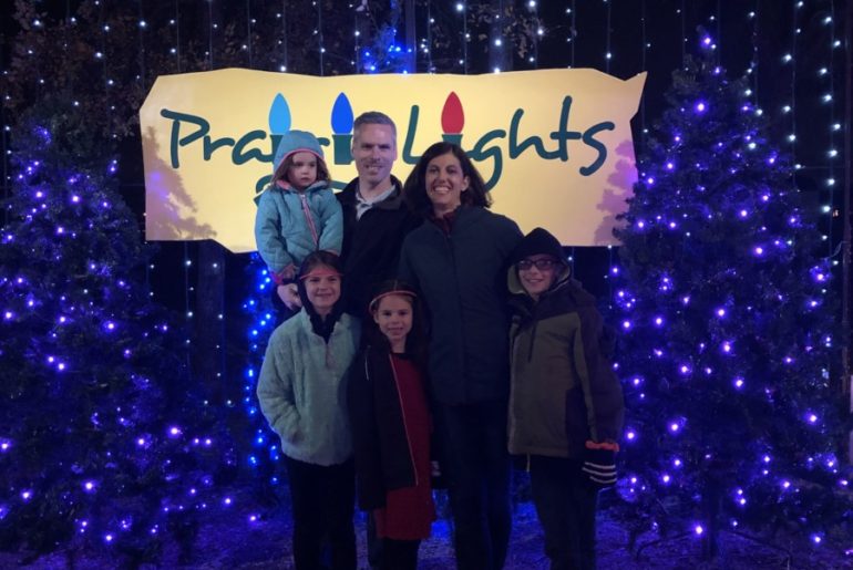 Family of 6 at Prairie Lights Display