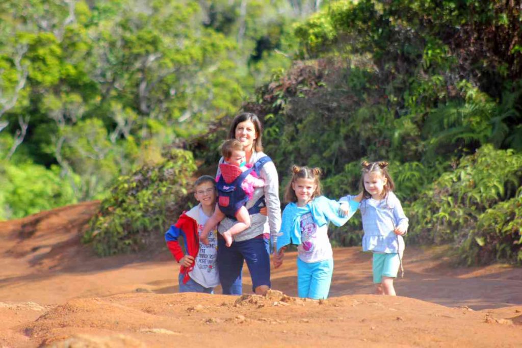 Mom and 4 kids on Waimea Canyon hike